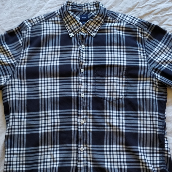 Large plaid GAP button down shirt - Picture 1 of 7